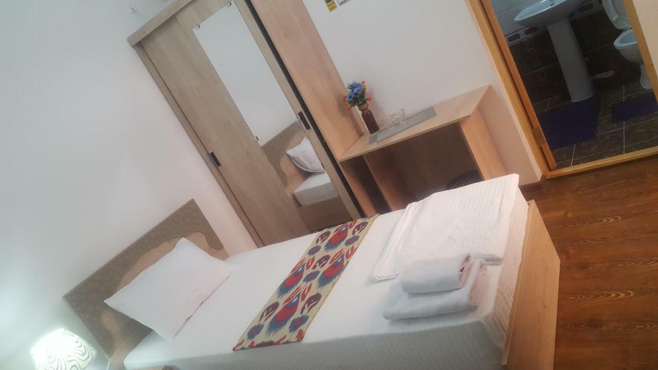 Anis-Pari Hotel Bukhara Eksteriør billede