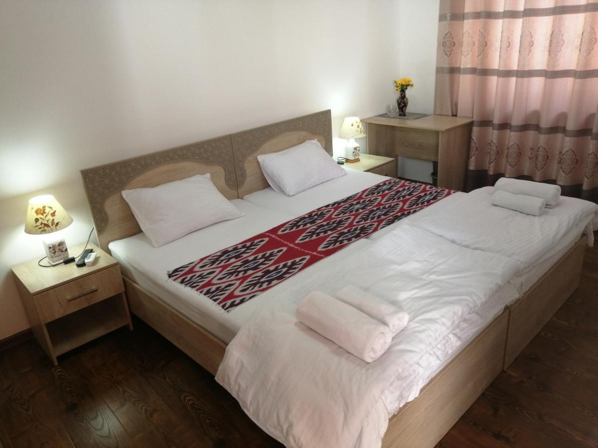Anis-Pari Hotel Bukhara Eksteriør billede